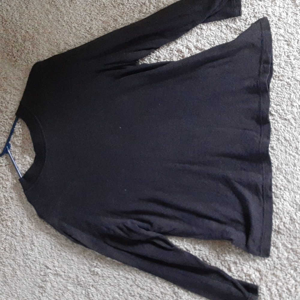 FILL A BOX📦 💝Delores Bell (very light sweater)
